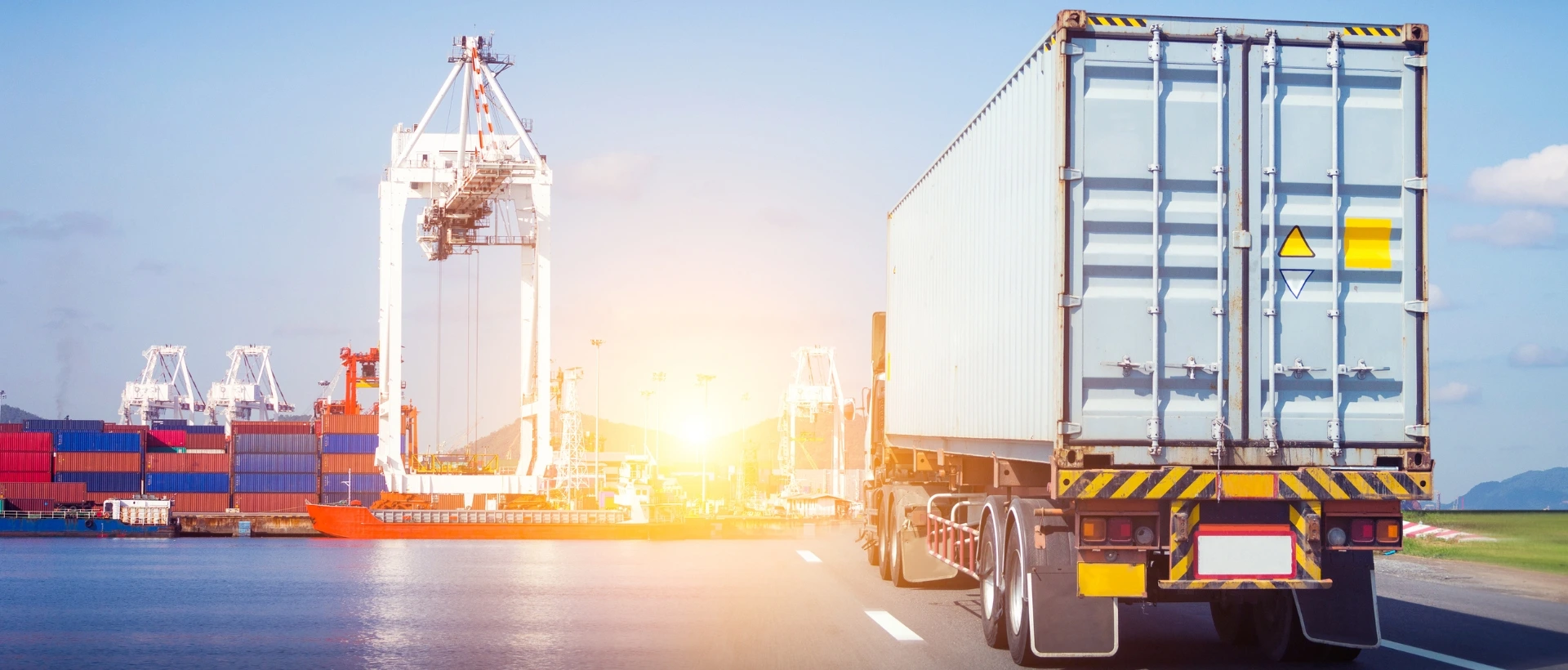 What is Logistics Aggregator – Benefits and Drawbacks of Aggregator Model